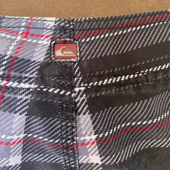 Quiksilver Men 34 Black Gray Plaid Board Shorts - Picture 4 of 5